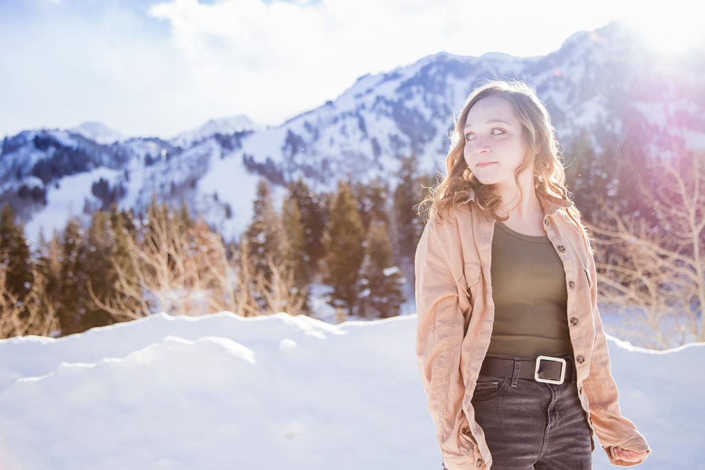 senior photo session in front on mountains 